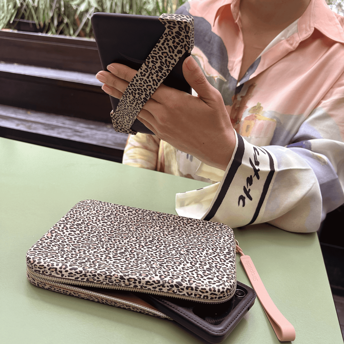 Strapsicle Clutch Kindle Bag  Leopard Print - Buy Kindle Accessories Direct